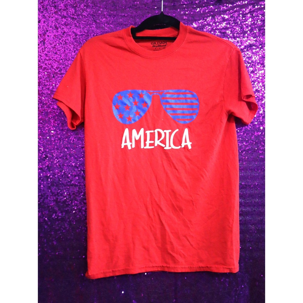 Red Graphic Tee Small Gildan Womens America Patriotic Sunglasses Stars Stripes
